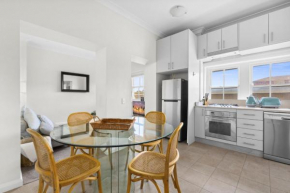 1-Bed Manly Pad by Beach Restaurants & Ferry, Sydney